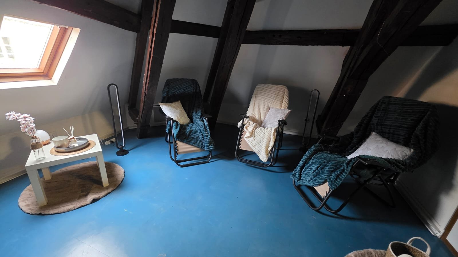 Salle de yoga et méditation collective L'Échappée Zen Beauvais